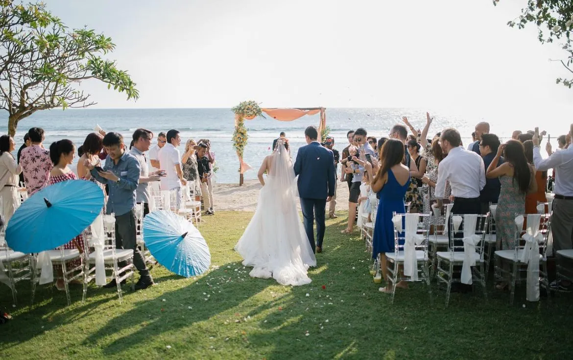 Bride and groom during a wedding ceremony led by Debbie Munro